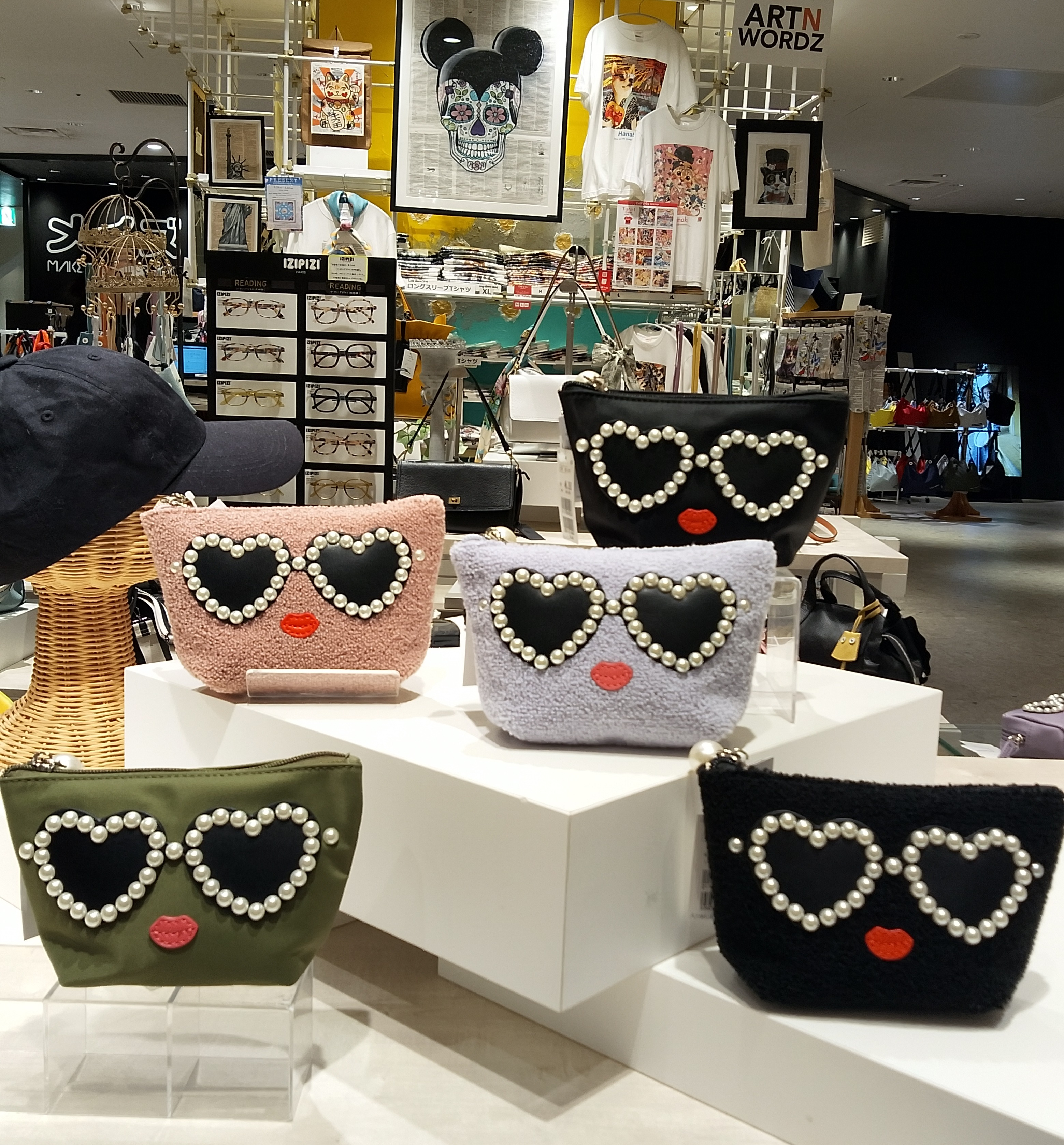 a-jolie|?ハートサングラス?ポーチ入荷✨️| 渋谷スクランブル 