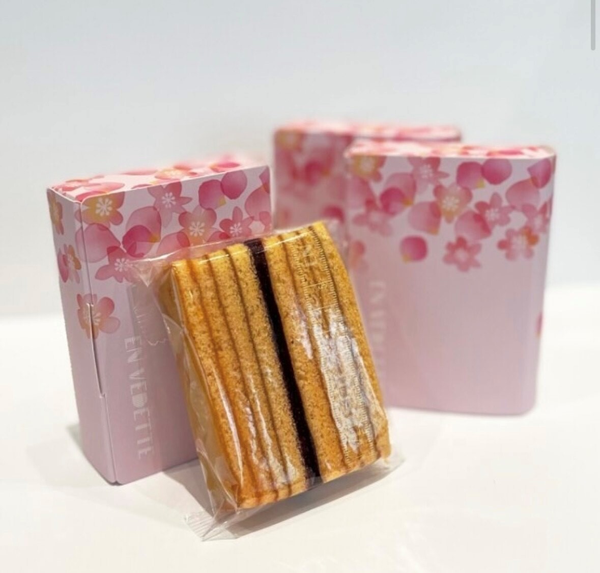 世界の VEDETTE|🌸 EN 期間限定リーヴルクーヘンプティ 渋谷 🌸| 菓子