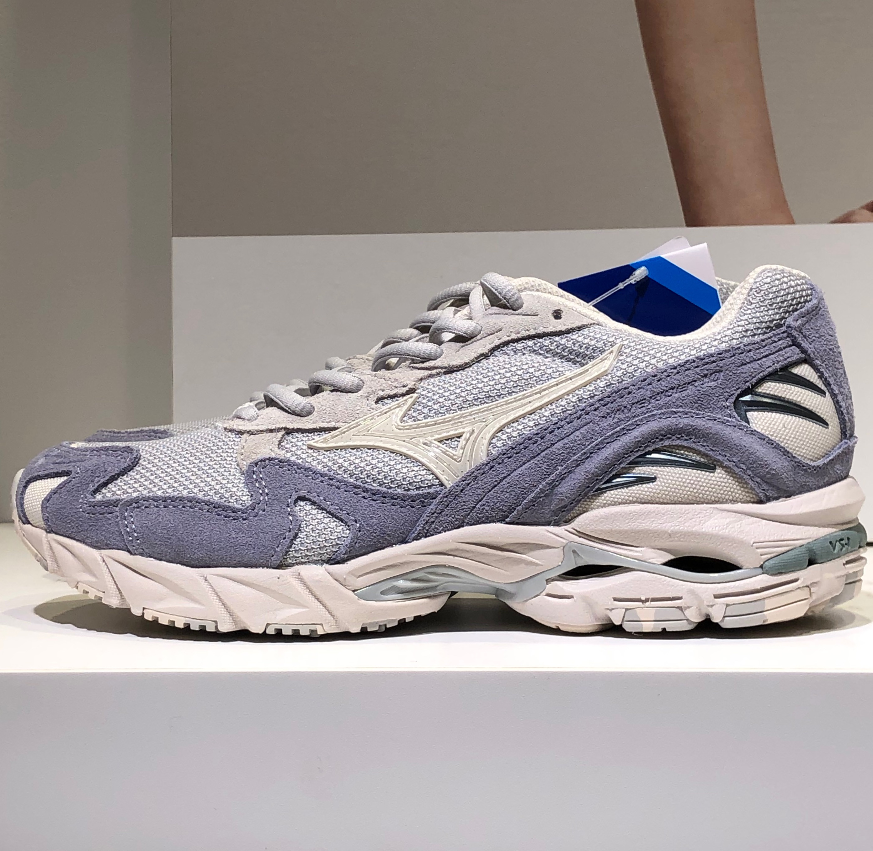Q GOODS Parts&Shoes|〈MIZUNO〉の期間限定ショップが渋谷