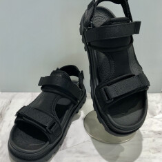 PALLADUNE OG SPORT
品番:79114  BLACK
税込¥14,300
サイズ展開:22.5㎝〜28.0㎝
