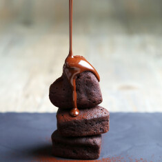 ガトーショコラ（１個）　３３１円