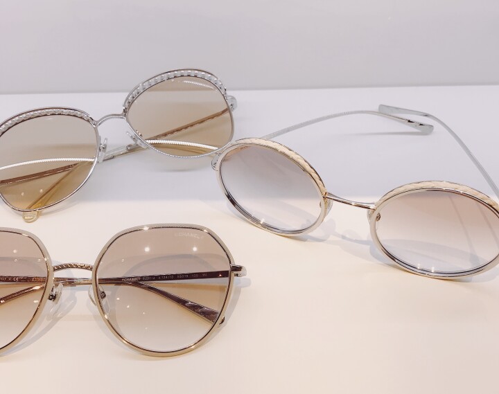 上から
シャネル CH4246 ¥64000、CH4250 ¥59000、CH4251J ¥50000(すべて税別)