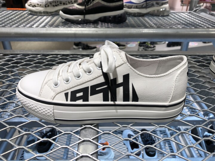 【商品名】ASHスニーカー
【品番、品名】132213 VIKI
【価格】<税込>19,800円
【カラー】WH
【サイズ】35〜39