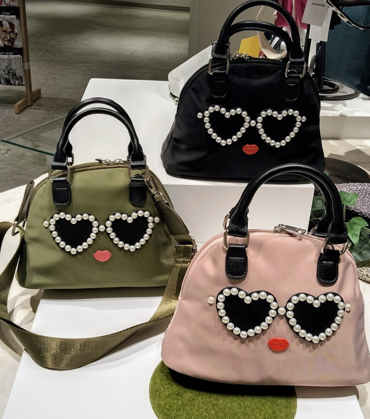 新作登場✨️
・BLACK
・KAHKI
・PINK BEIGE
の3色展開!