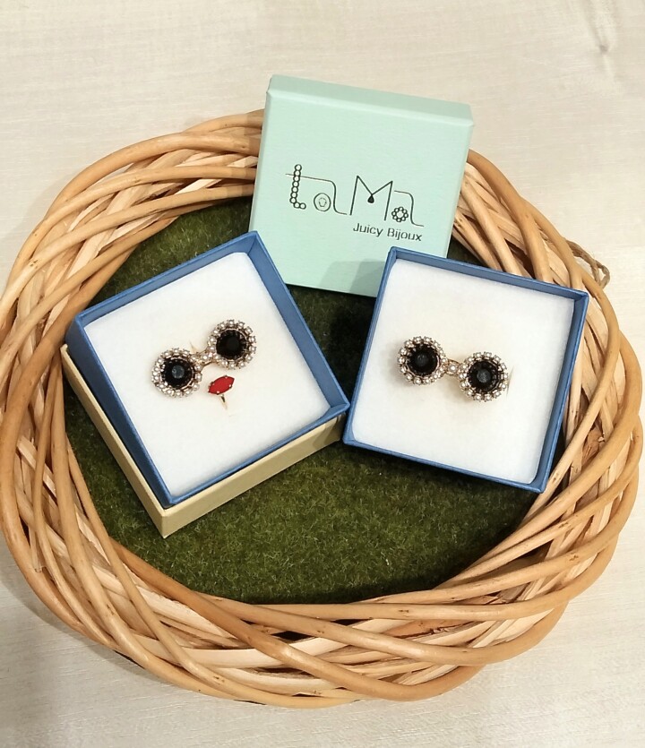 パールサングラス
¥15,400(税抜¥14,000)
パールサングラス+リップ
¥16,400(税抜¥15,000)