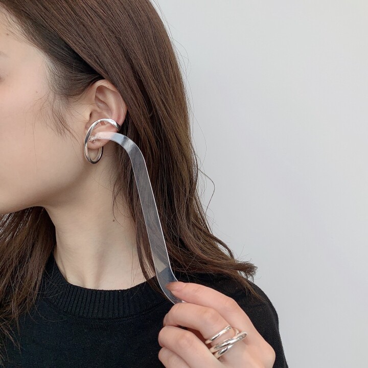 trouville pierce(SV)
【素材】SV
【サイズ】全長約4.9cm
【価格】¥19,800
※左耳用