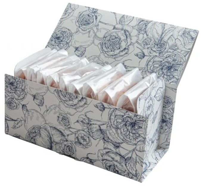 オリジナルデザインのBOXに詰めてお渡しいたします!