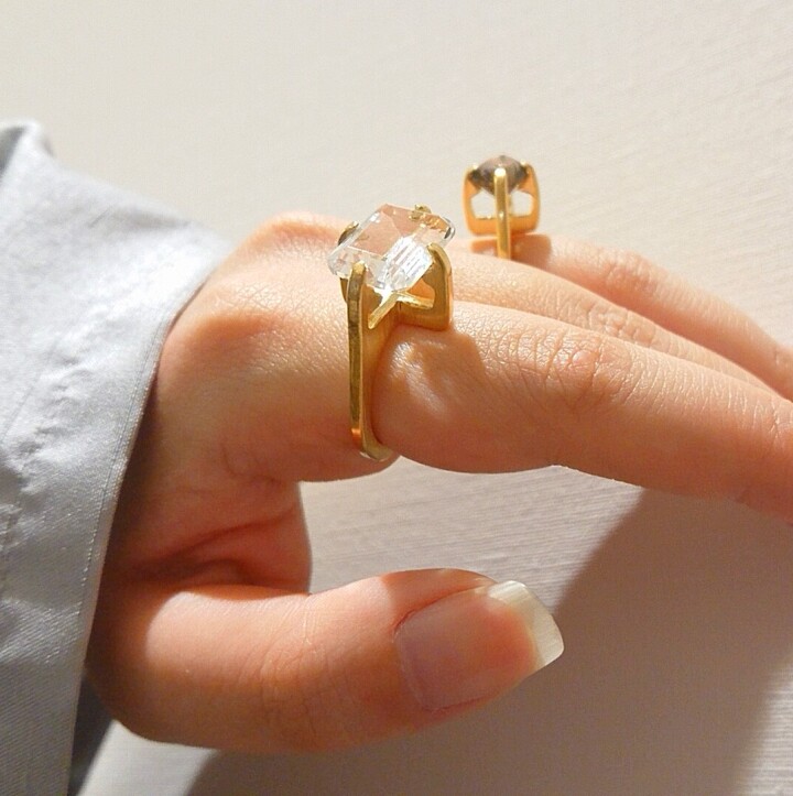 〈nand jewelry〉
リング各種
￥11,000～(税込)
イヤカフ各種
￥5,500～(税込)