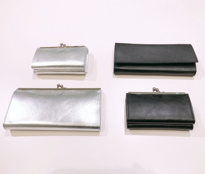がま口 ミニウォレット
¥39,600(税込)
がま口 ロングウォレット
¥44,000(税込)
ロングウォレット
¥41,800(税込)
カラー : シルバー/ブラック