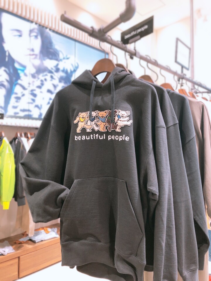 グレイトフルデッドベアパーカー 47,300円 (税込)
カラー:ホワイト/ブラック