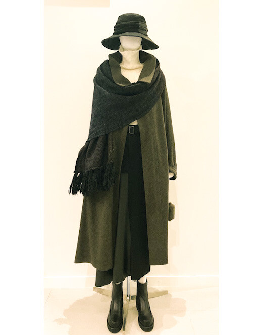 coat ¥ 96,800 (tax in)
skirt ¥ 85,800 (tax in)