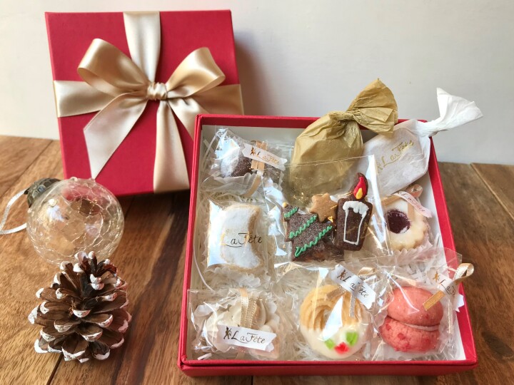 クリスマスクッキーBOX（1箱）２,３５５円 
